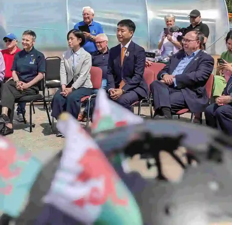 日本の研究者がウェールズの「Men’s Sheds（メンズ・シェッド）」を視察