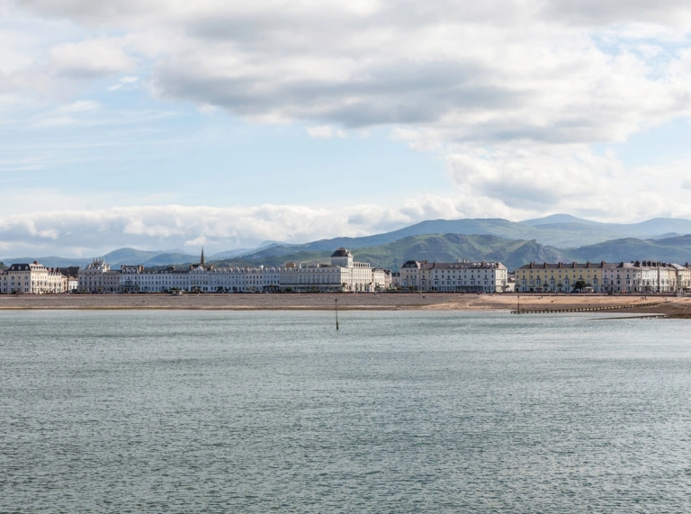 A seafront view of a beautiful Victorian street