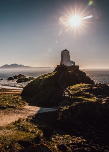 Leuchtturm auf Llanddwyn Island, Anglesey, Nordwales.