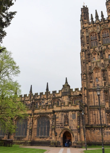 外から見たセント・ジャイルズ教会の景色