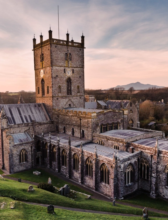 Vue de la cathédrale de St David, Pembrokeshire.